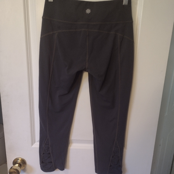 Athleta Grey Cutout Capri Crop Leggings Size Small - Picture 3 of 8